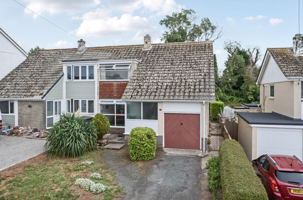Main image of property: Davies Avenue, Paignton, Devon, TQ4