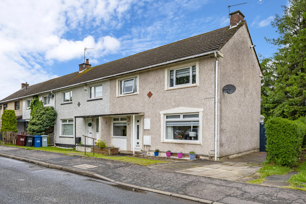 3 bedroom end of terrace house for sale in 142 Kirktonholme Road, West