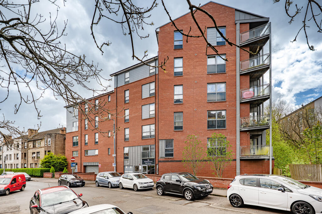 Main image of property: Flat 1/3, 16 Holmbank Avenue, Shawlands, G41