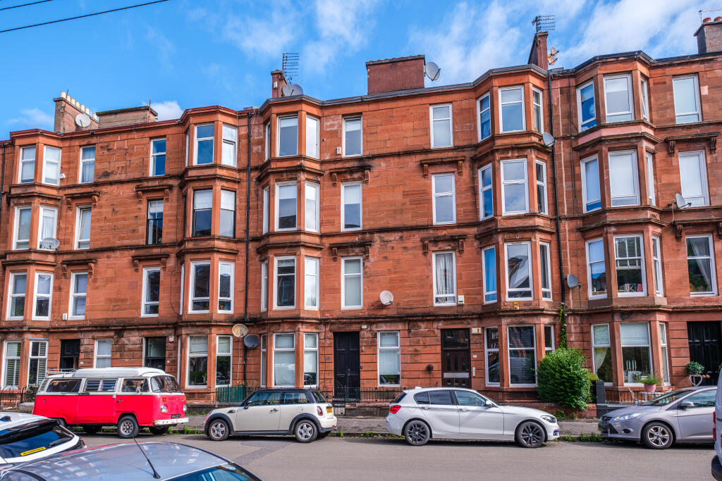 Main image of property: Flat 2/2, 35 Waverley Gardens, Glasgow, G41