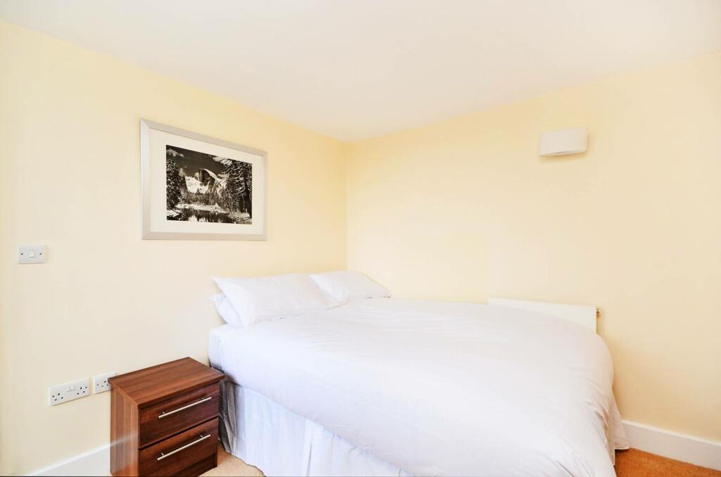 2 bedroom flat for rent in Cubitt Street, King's Cross, London, WC1X
