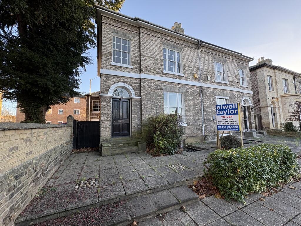 Main image of property: 121 New London Road, Chelmsford, Essex, CM2 0QT