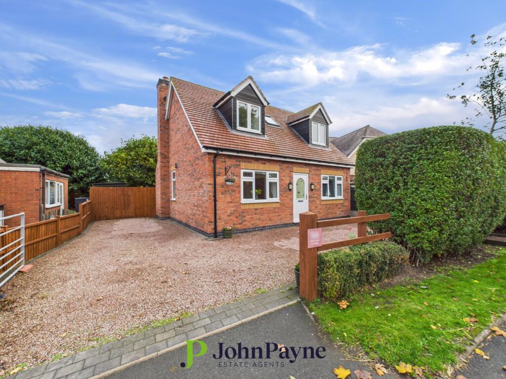 Main image of property: Shilton Lane, Bulkington, Bedworth, Warwickshire, CV12