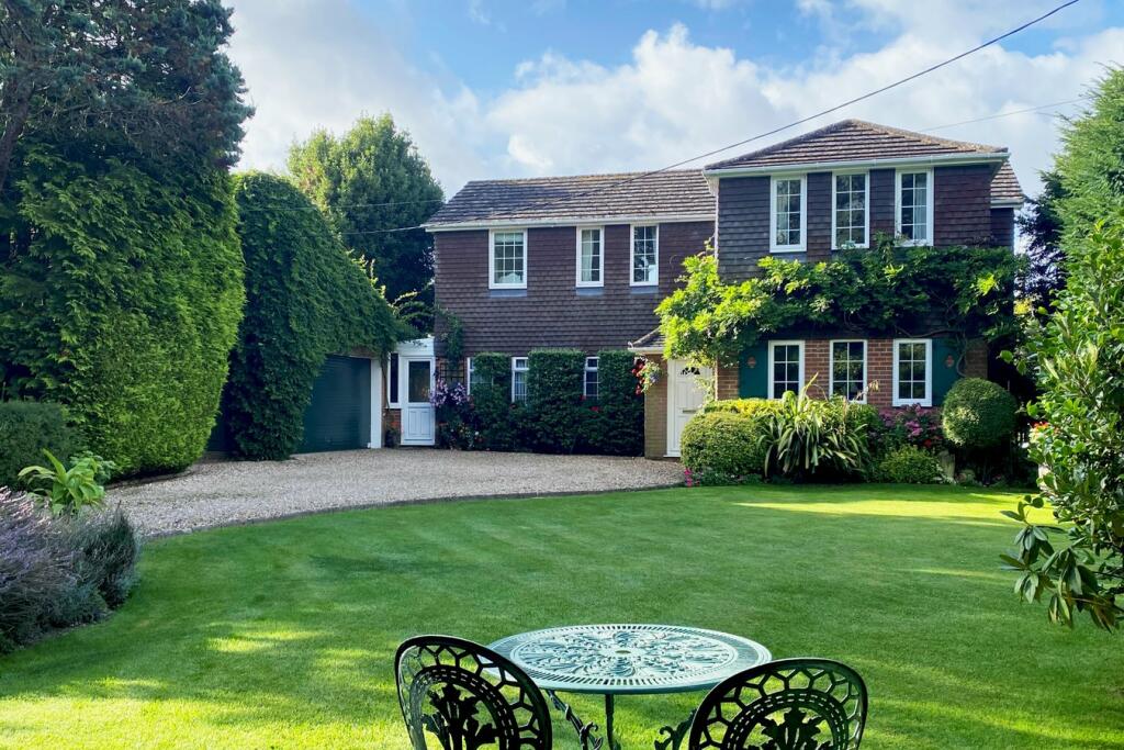 4 bedroom country house for sale in Frogham, Fordingbridge, SP6