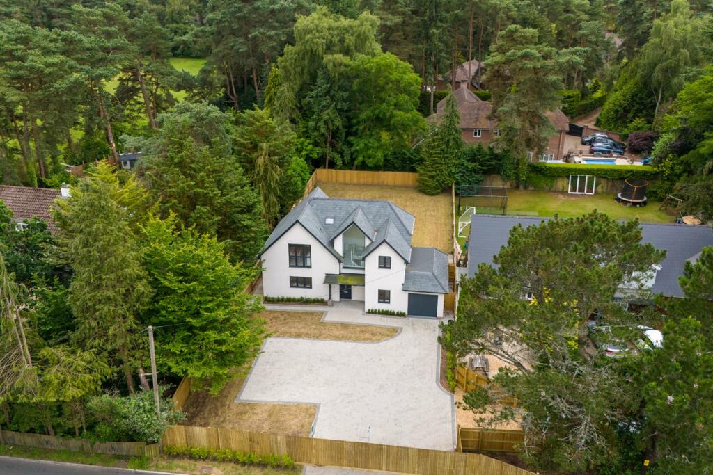 4 bedroom detached house for sale in Horton Road , Ashley Heath , BH24