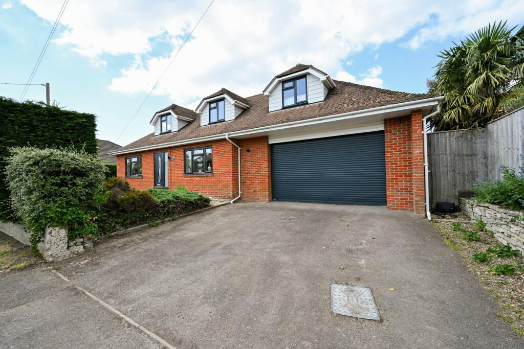 Main image of property: Southampton Road, Ringwood, BH24