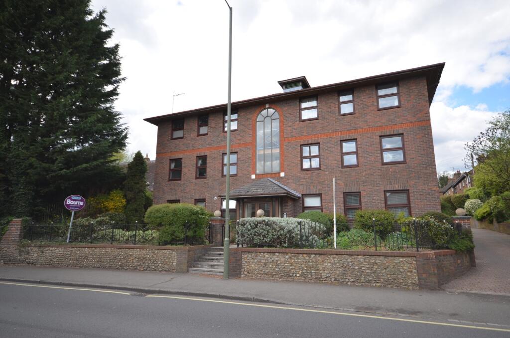Main image of property: Farthingfield House, East Street, Farnham, Surrey, GU9