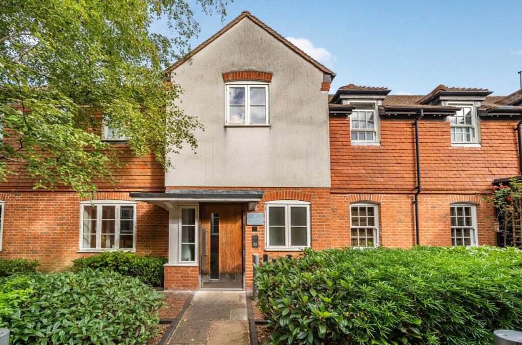 Main image of property: Victoria Road, Farnham, Surrey, GU9