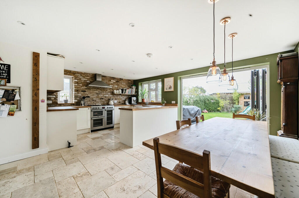 4 bedroom semidetached house for sale in Wroslyn Road, Freeland