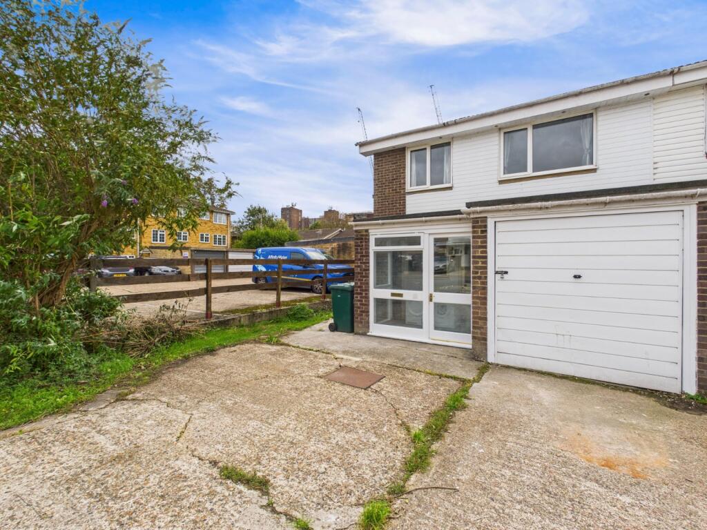 Main image of property: Robin Way, Staines-Upon-Thames, Middlesex, TW18