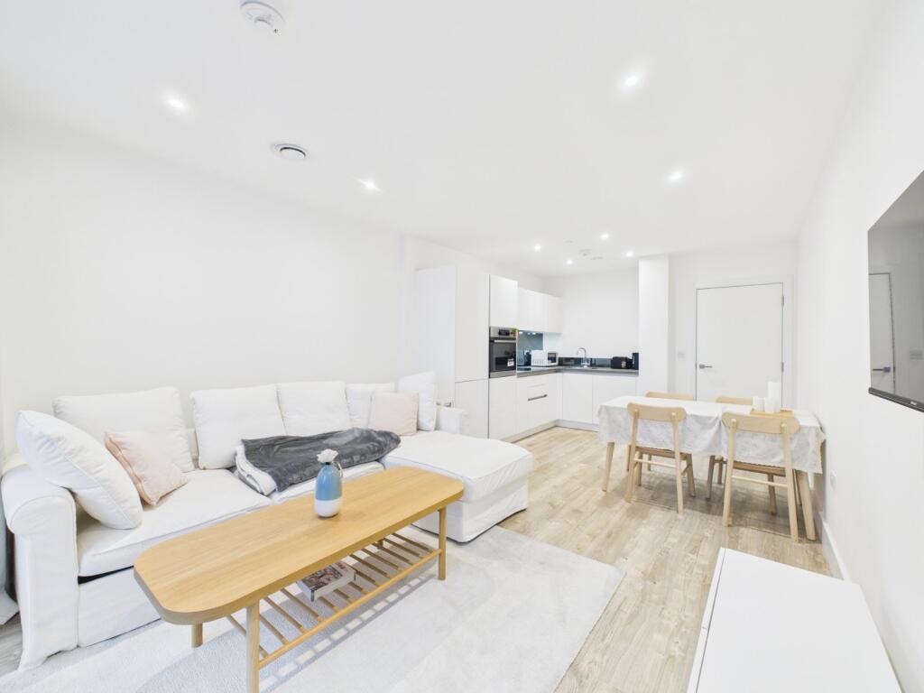 Main image of property: High Street, Staines-upon-Thames, Surrey, TW18