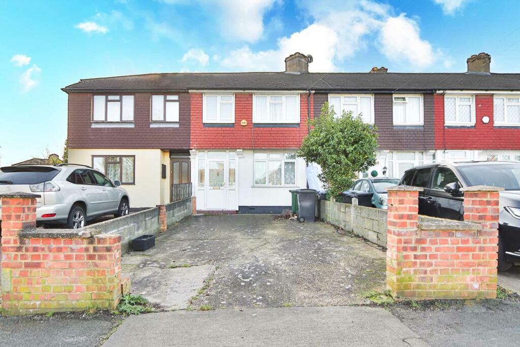 3 bedroom terraced house for sale in Warren Drive South, Surbiton, KT5