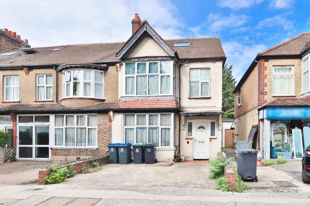 5 bedroom end of terrace house for sale in Burlington Road, New Malden, KT3