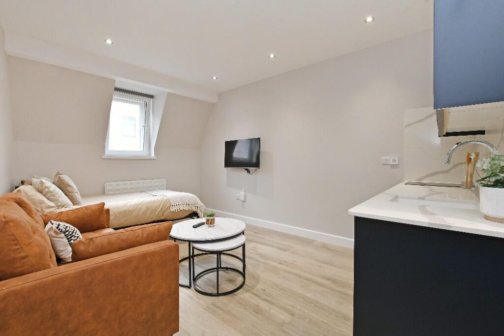 Main image of property: Huttons Building, West Street, Sheffield, S1