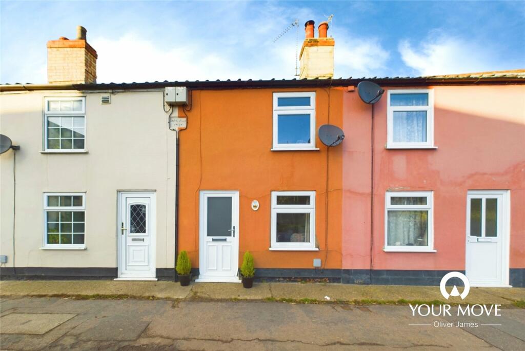 2 bedroom terraced house for sale in Beccles Road, Bungay, Suffolk, NR35
