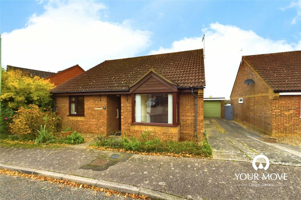 3 bedroom bungalow for sale in St. Edmunds Close, Beccles, Suffolk, NR34