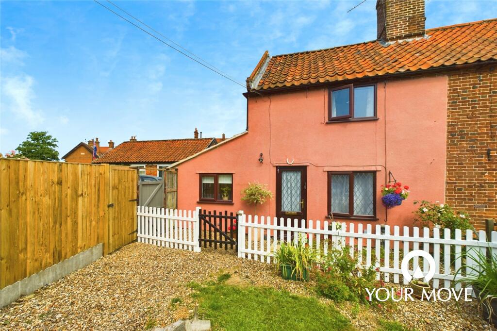 2 bedroom end of terrace house for sale in Church Path, Earsham, Bungay