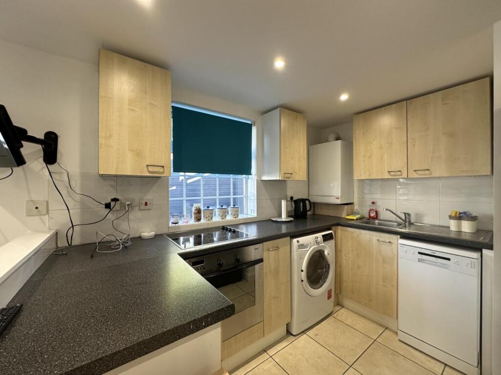 Main image of property: Yeading Gardens , Hayes, UB4 0DL