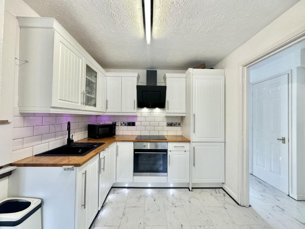 Main image of property: Marina Approach, Hayes