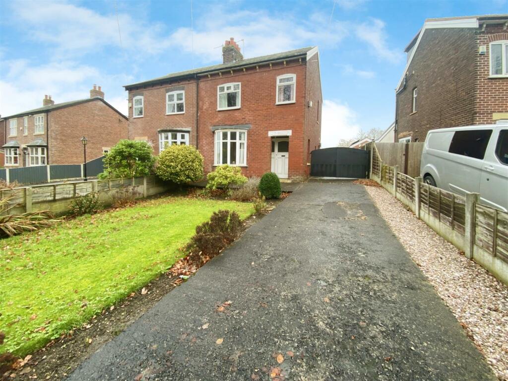 3 bedroom house for sale in Church Lane, Farington Moss, Leyland, PR26