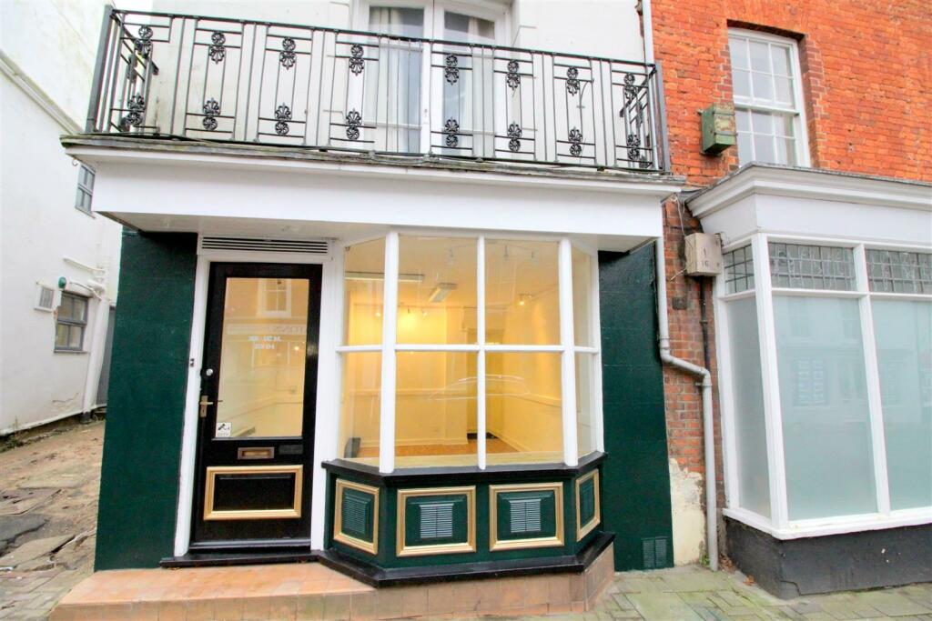 Commercial property for rent in Market Street, North Walsham, NR28