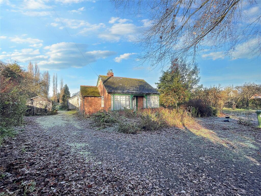 2 bedroom bungalow for sale in Robin Lane, Edgmond, Newport, Shropshire