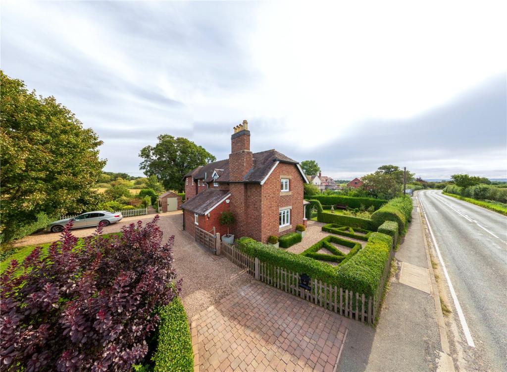 3 bedroom detached house for sale in Oak Cottage, Emstrey Bank, Atcham