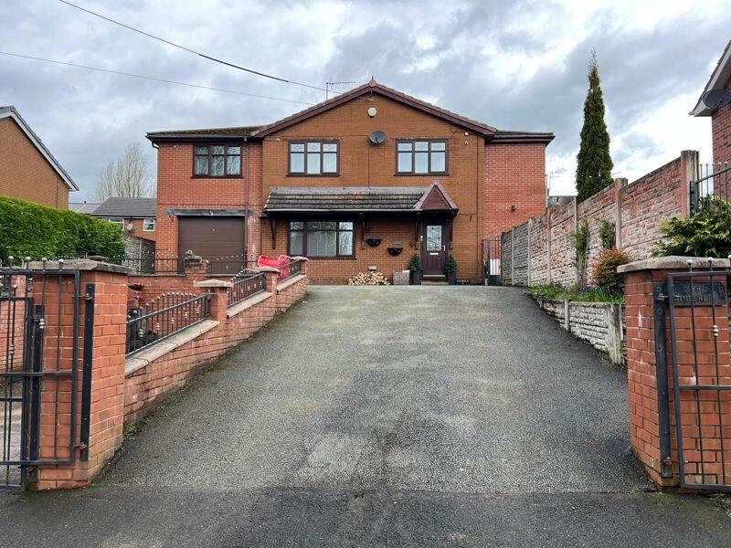 5 bedroom detached house for sale in Penygraig Road, Brymbo, LL11