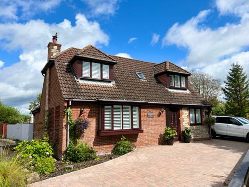 4 bedroom detached house for sale in Burton Road, Wool, BH20., BH20
