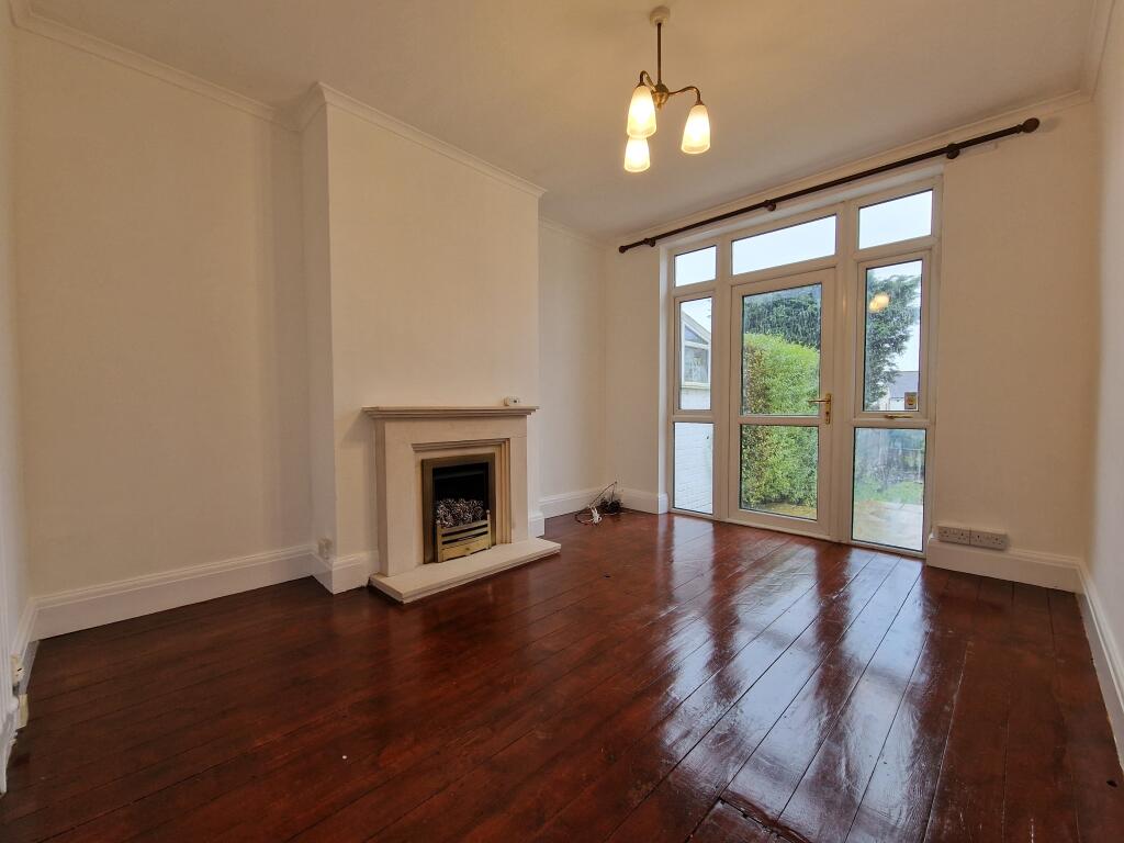 Main image of property: Links Road, Penn, Lower Penn, WV4