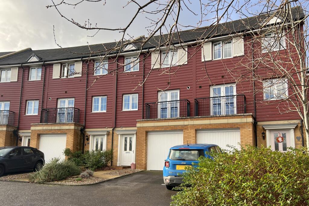 4 bedroom town house for sale in Elsanta Crescent, Titchfield Common, PO14