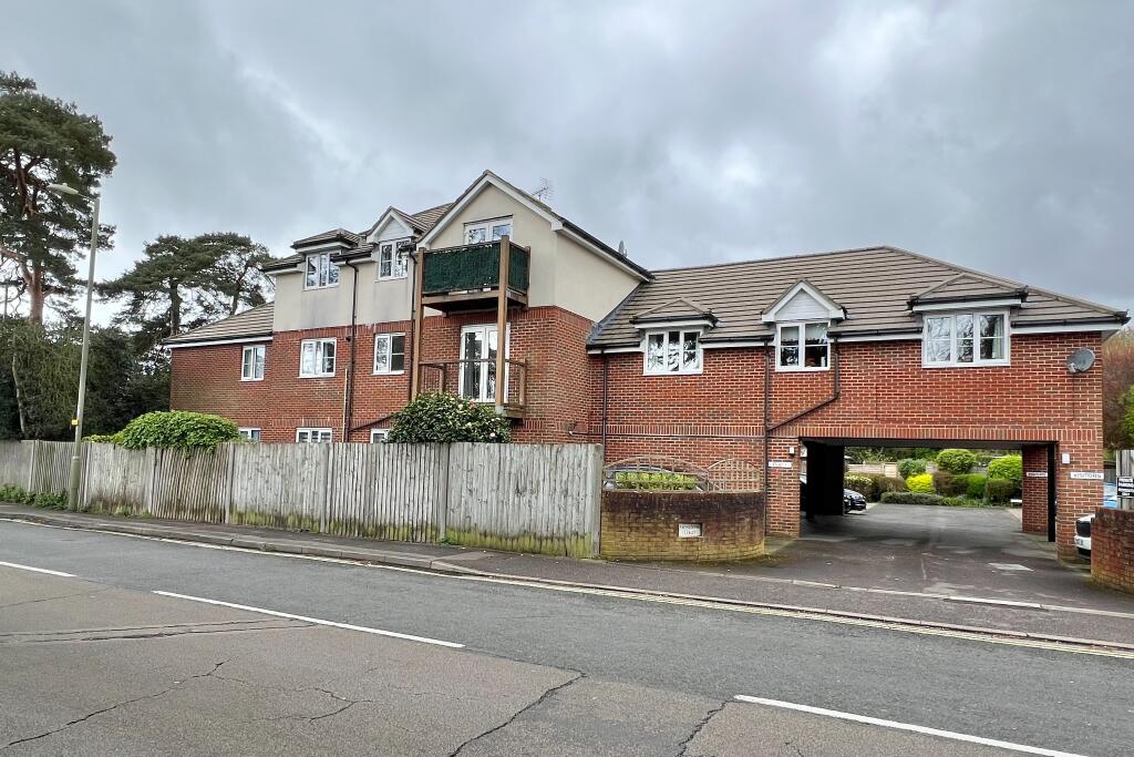 2 bedroom apartment for sale in West Dene Court, Warsash Road, Locks