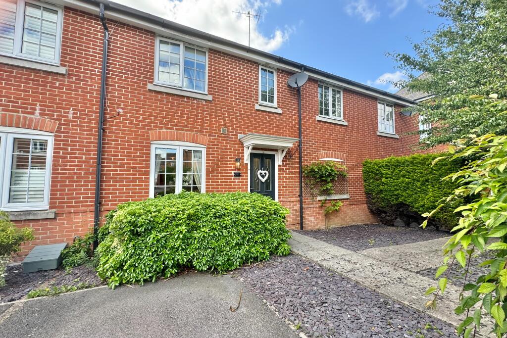 3 bedroom terraced house for sale in Thyme Avenue ,Whiteley, PO15