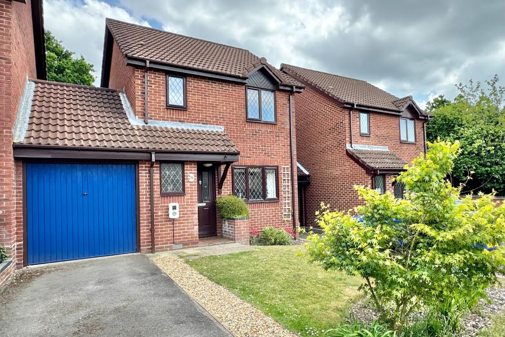 Main image of property: Argosy Close, Warsash