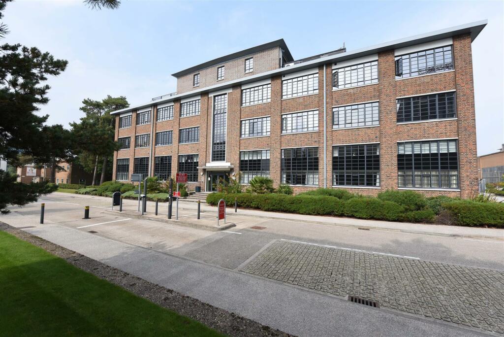 2 bedroom apartment for rent in O'gorman Avenue, Farnborough, GU14