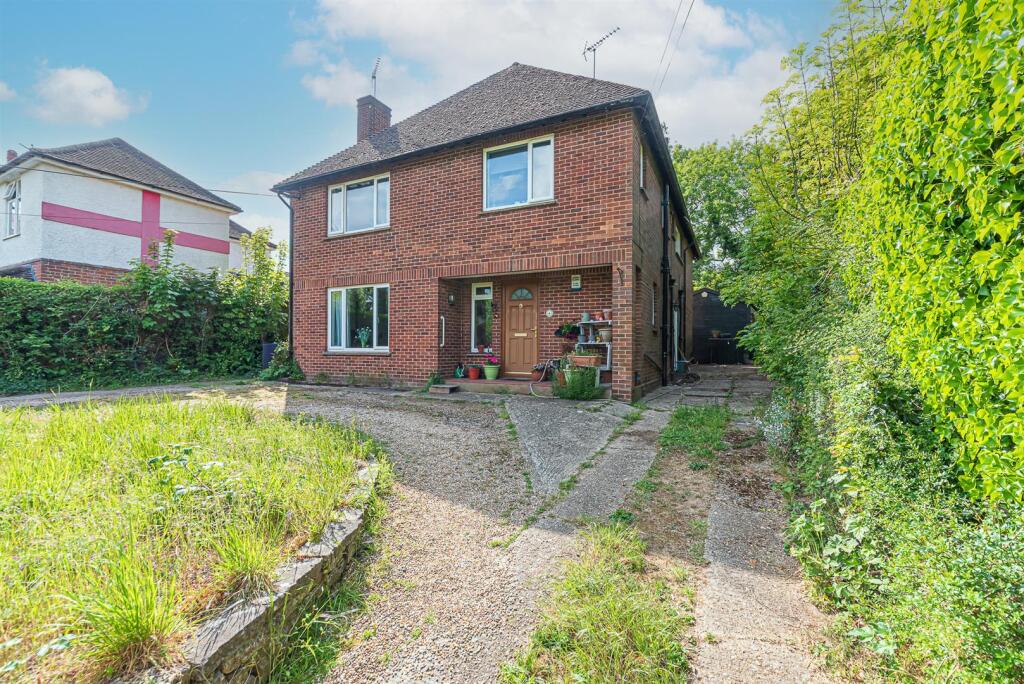 Main image of property: Weybourne Road, Farnham