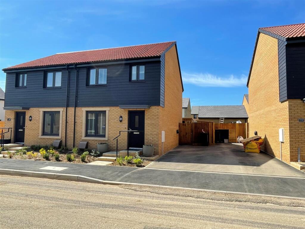 Main image of property: Patch Place, Crewkerne - STUNNING GARDEN