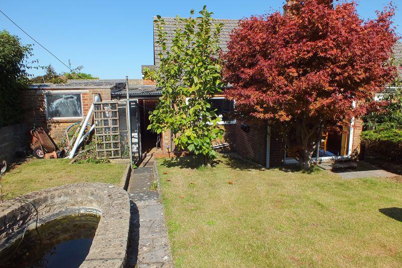 2 bedroom bungalow for sale in Bushfield Road, Crewkerne, TA18