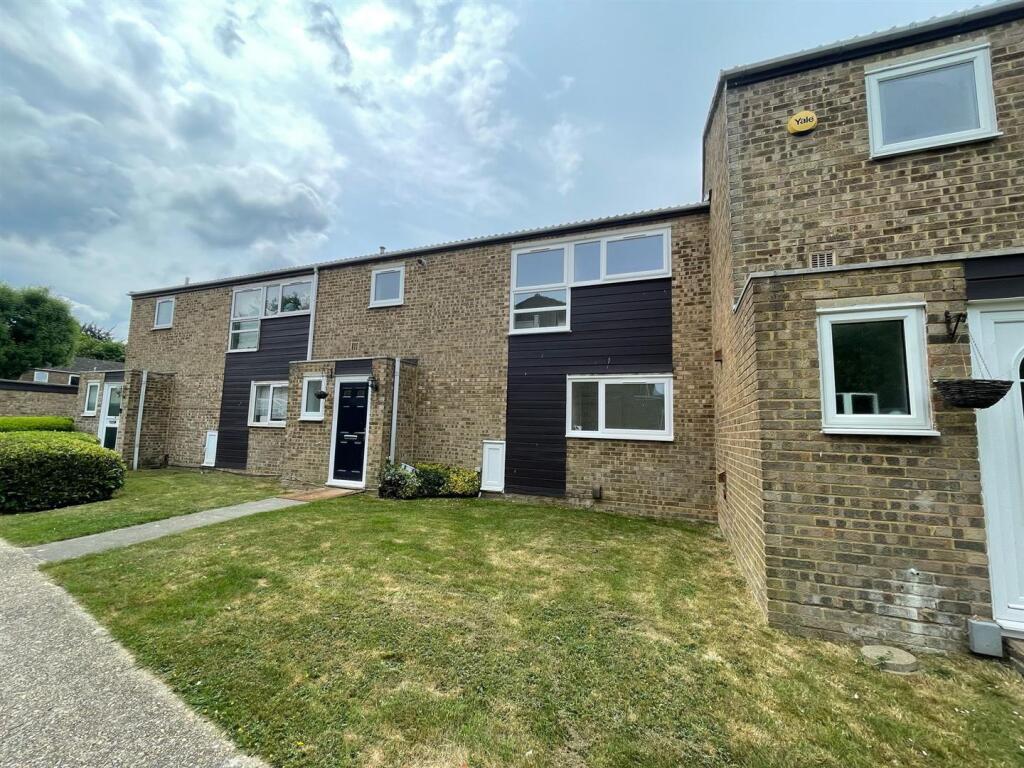 Main image of property: Farmholt, New Ash Green