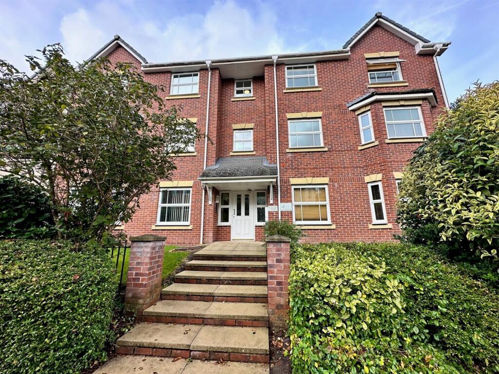 Main image of property: 184 Kentmere Road, Timperley