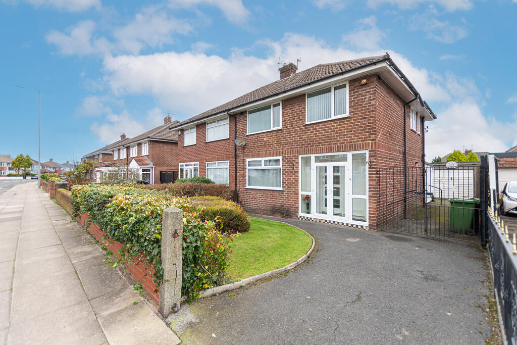 3 bedroom semidetached house for sale in Aintree Lane, Aintree