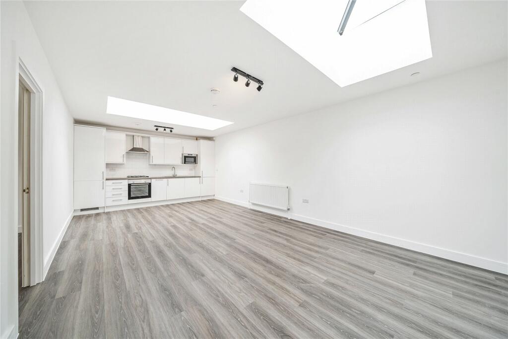 1 bedroom end of terrace house for sale in Truro Road, London, N22