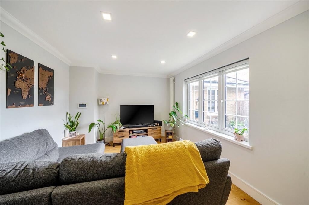 Main image of property: Finsbury Road, Wood Green, London, N22