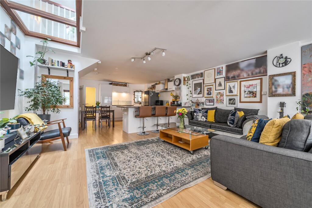 Main image of property: Pellatt Grove, Wood Green, London, N22