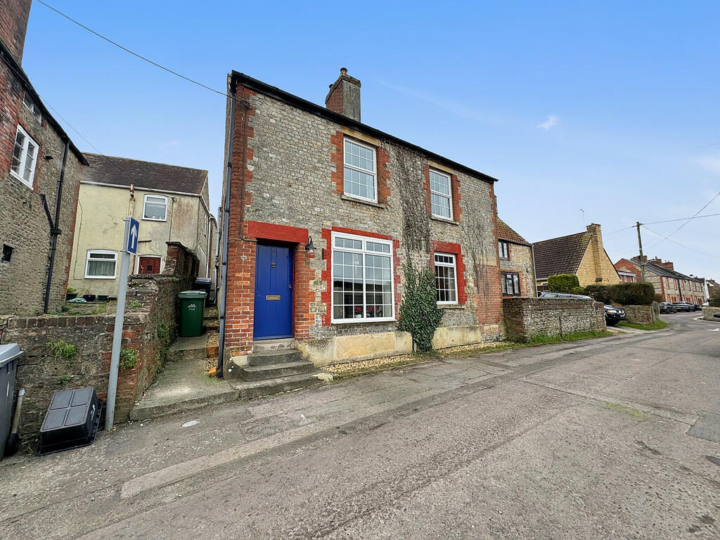 3 bedroom semidetached house for sale in Chapel Street, Warminster, BA12