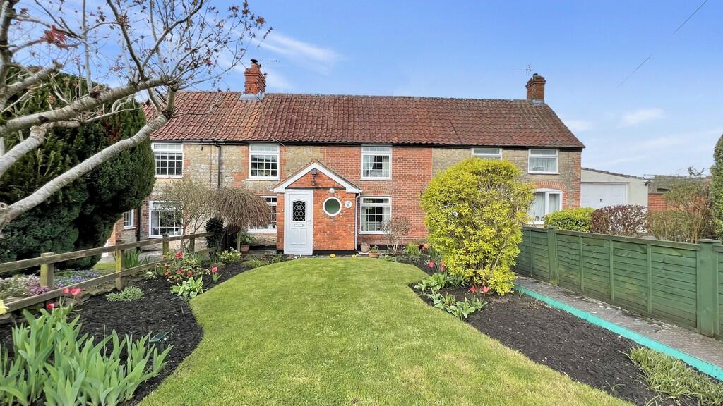 2 bedroom cottage for sale in High Street, Dilton Marsh, BA13