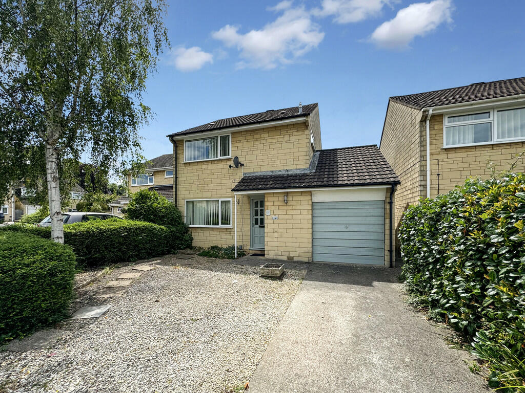 3 bedroom detached house for sale in Farleigh Avenue, Trowbridge, BA14