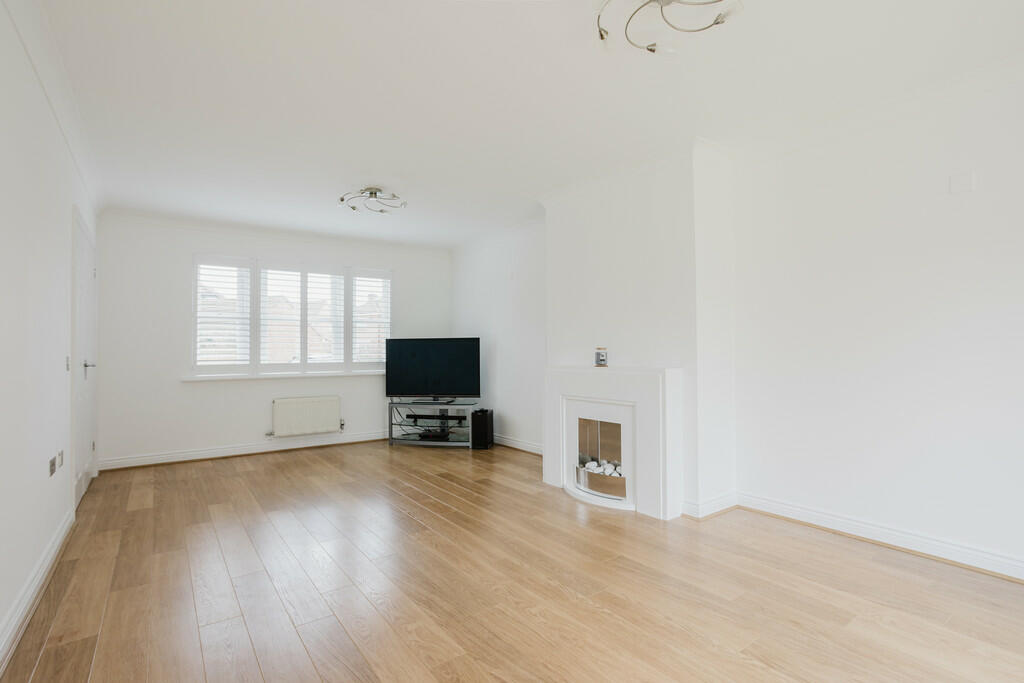 Additional property image - Eriskay Gardens, Westbury