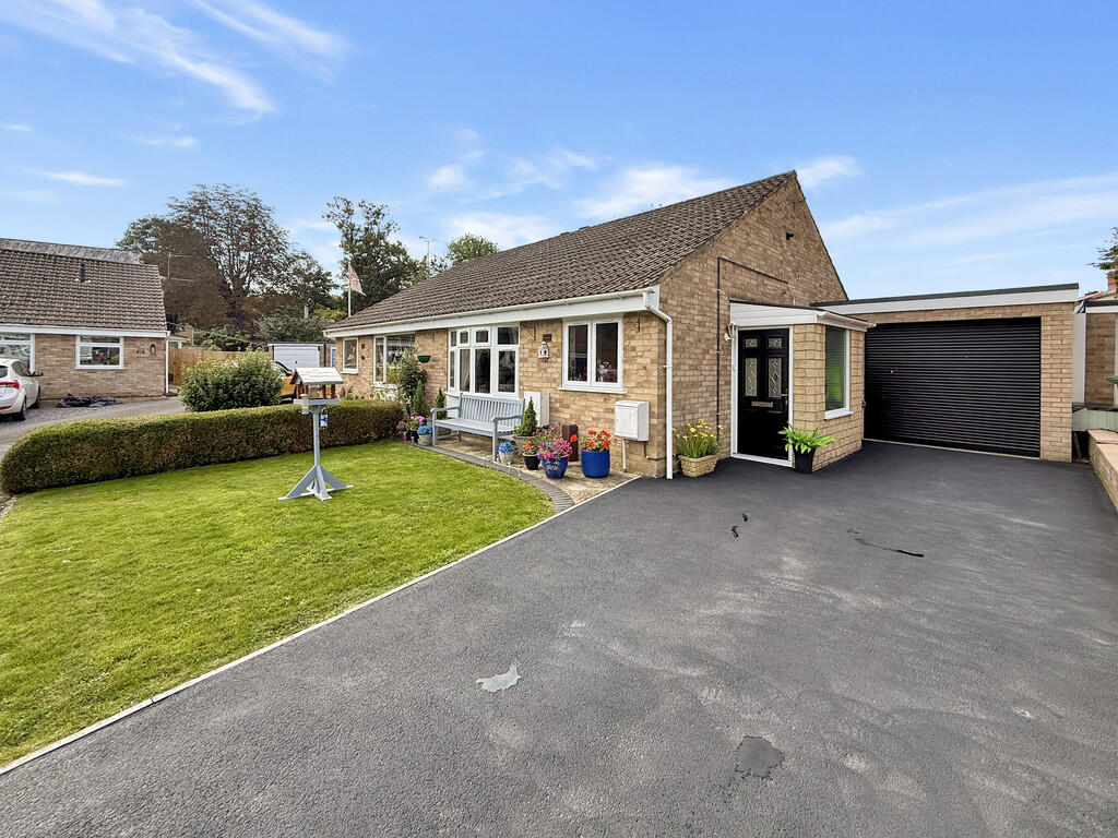 Main image of property: Foxbury Close, Frome