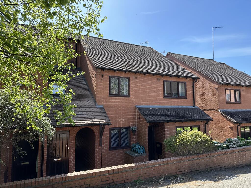 Main image of property: Saltisford, WARWICK